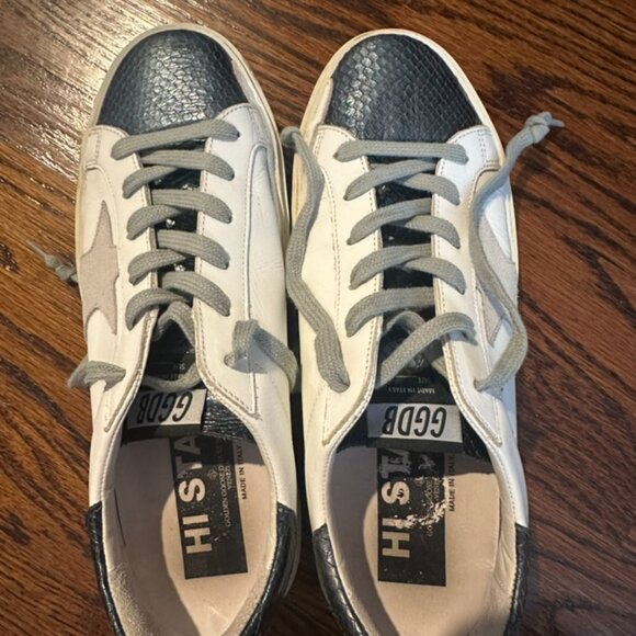 Golden Goose Hi Star Sneaker with embossed accents - Picture 5 of 6